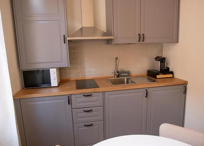 Light - Cattaro 65 Bari